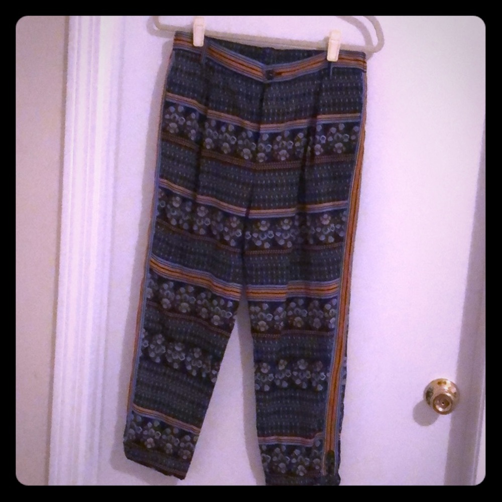 Anthropologie Elevenses Capri Print